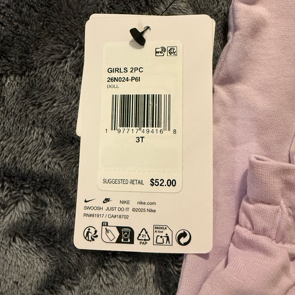 Nike Girls 2 Piece Lilac Purple Shirt/shorts set - Picture 3 of 5